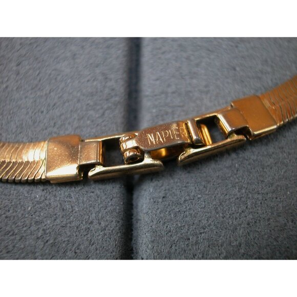 Napier 18" Herring Bone  Gold Tone Chain - Picture 3 of 4